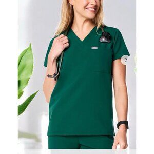 Catarina   Scrub Top size Large regular  new
